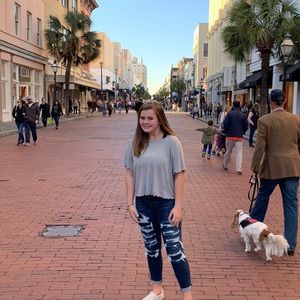 Meet your Posher, Lola